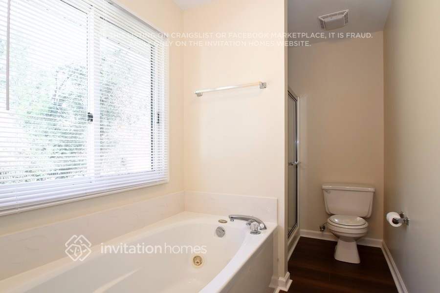 Building Photo - 1811 Southridge Dr