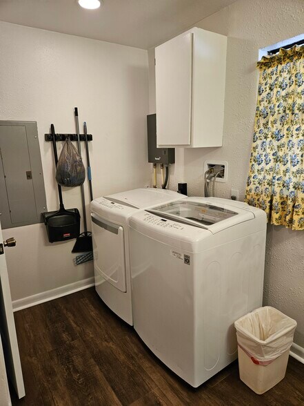 Building Photo - 120 Chesney Blvd