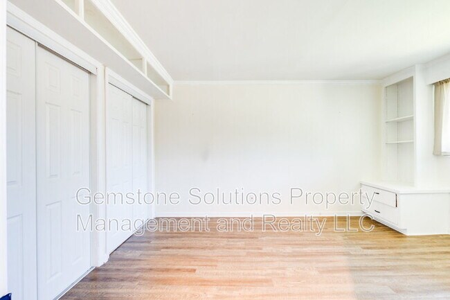 Building Photo - 201 Acklen Park Dr