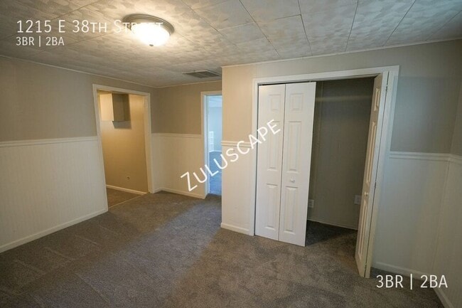 Building Photo - 1215 E 38th St