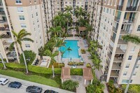 Building Photo - 1801 N Flagler Dr