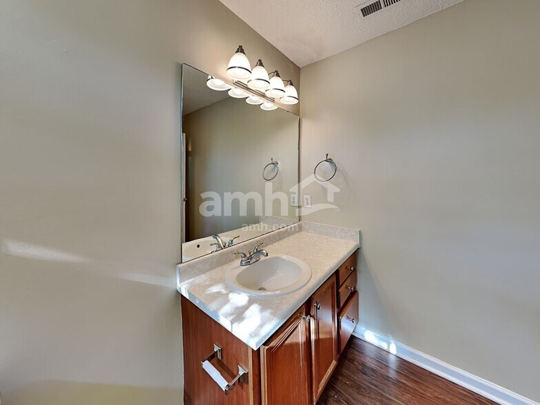 Building Photo - 4405 Moss Spring Dr