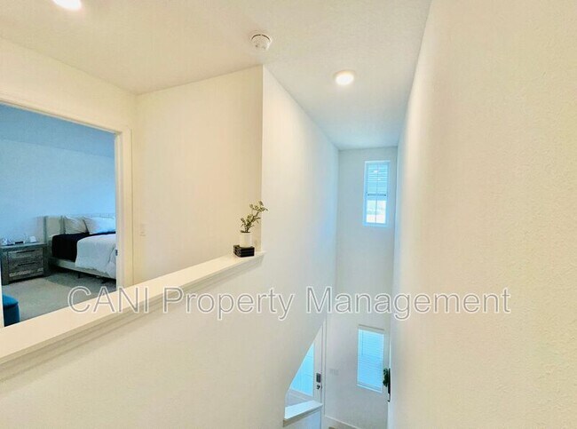 Building Photo - 745 Benoi Dr