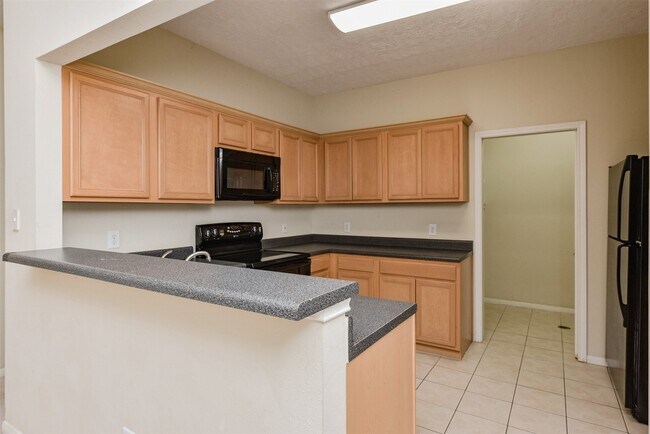 Building Photo - 717 Cedarwood Dr