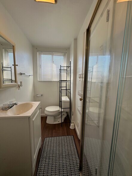 Building Photo - 134 Sherman St