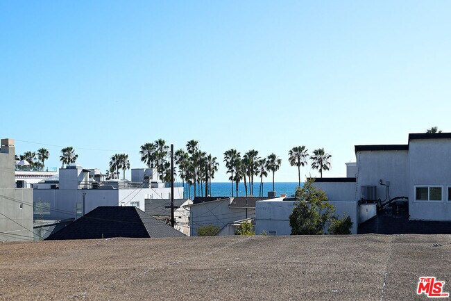 Building Photo - 34 Park Ave