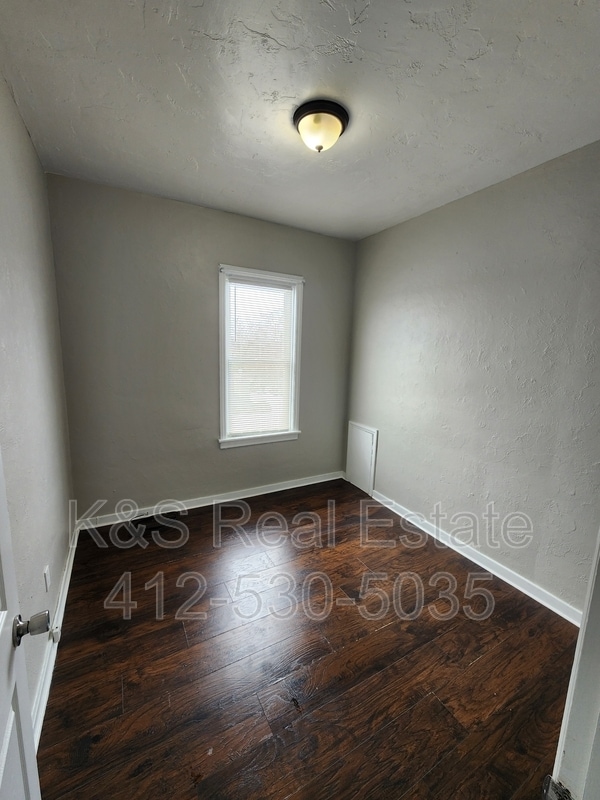 Building Photo - 717 Ellsworth Ave