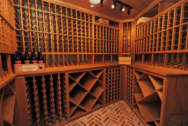 Building Photo - 302 Calle Sevilla Pl