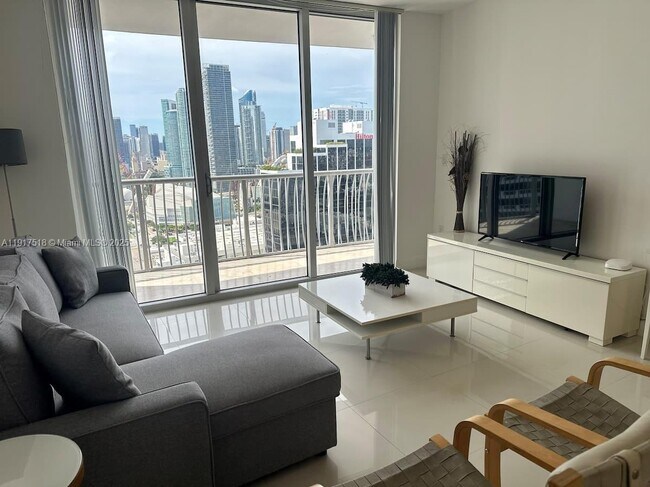 Building Photo - 1750 N Bayshore Dr