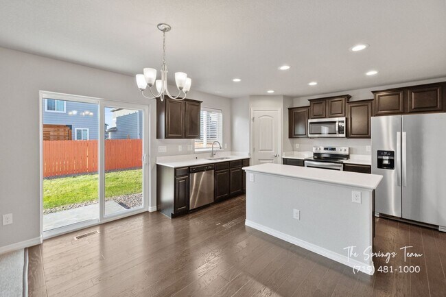 Building Photo - Spacious Saint Aubyn 4BD Lorson Ranch w/ A/C