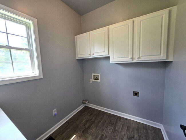 Building Photo - 3 Bed, 2.5 Bath Home in the Waterfront Com...