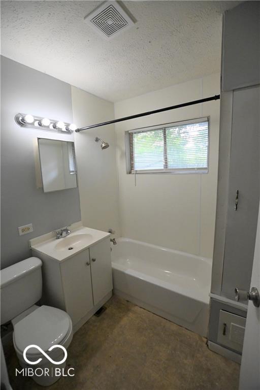 Building Photo - 4940 Leone Dr