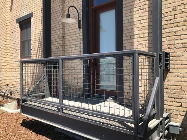 Building Photo - Beautiful 2 Story Apartment