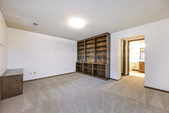 Building Photo - 5863 W Atlantic Pl