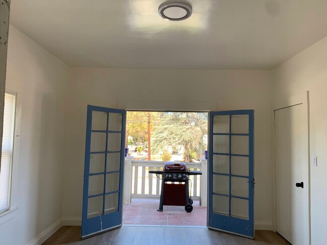 Building Photo - 3990 4th St