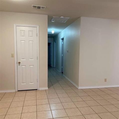 Building Photo - 106 Shaw St