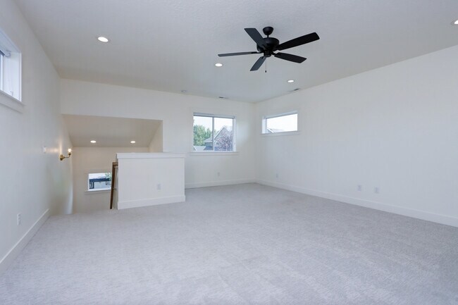 Building Photo - 12090 W Endsley St