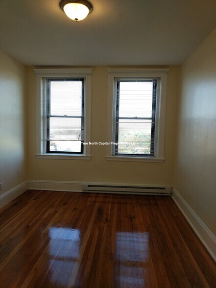 Building Photo - 377 Broadway