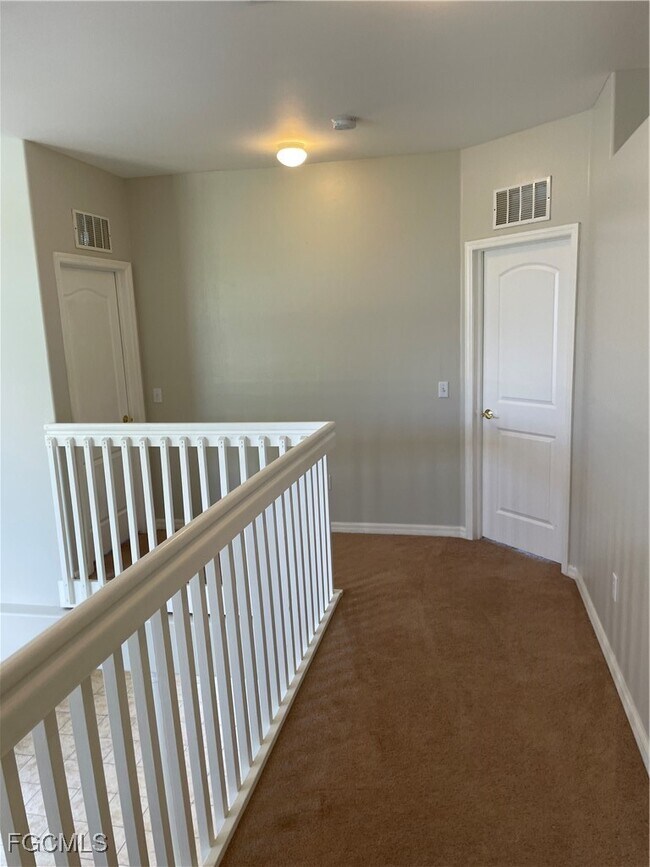 Building Photo - 2533 Deerfield Lake Ct