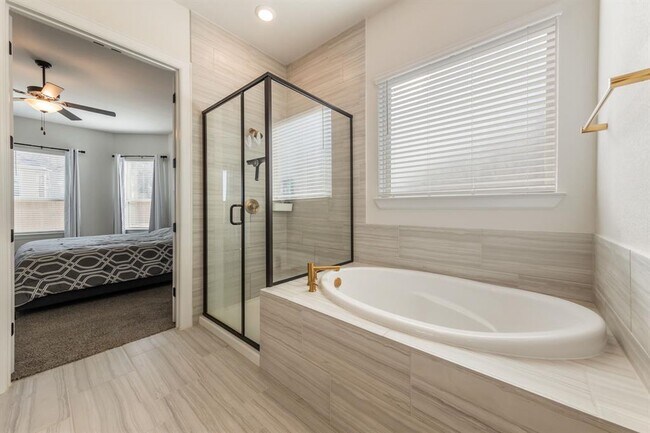 Building Photo - 2812 Sebring Cir