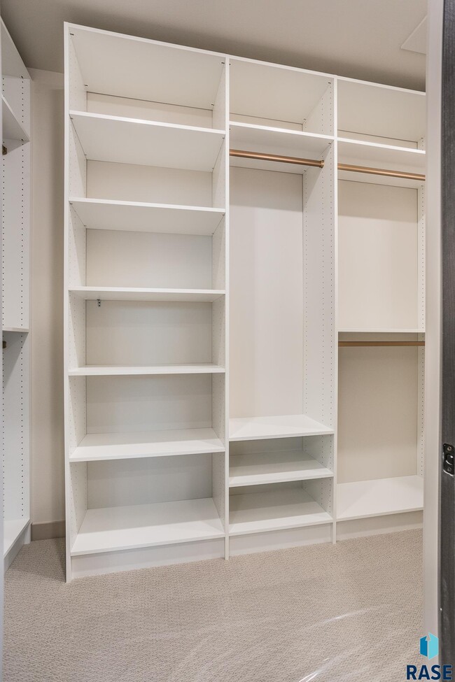 Building Photo - 2803 S Terry Ave