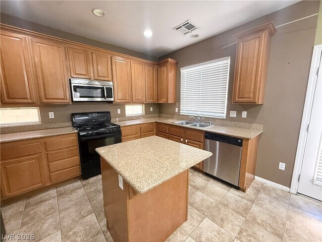 Building Photo - 673 Taliput Palm Pl