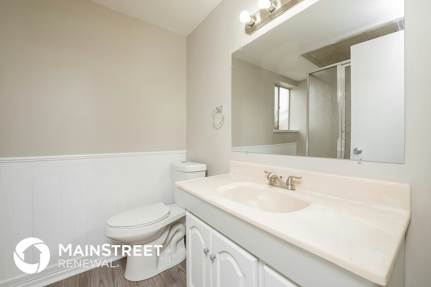 Building Photo - 6025 Parfet St