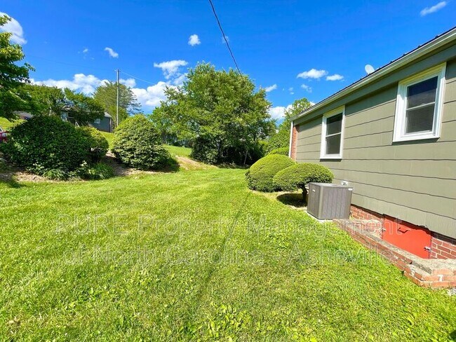 Building Photo - 86 Trowbridge Ln