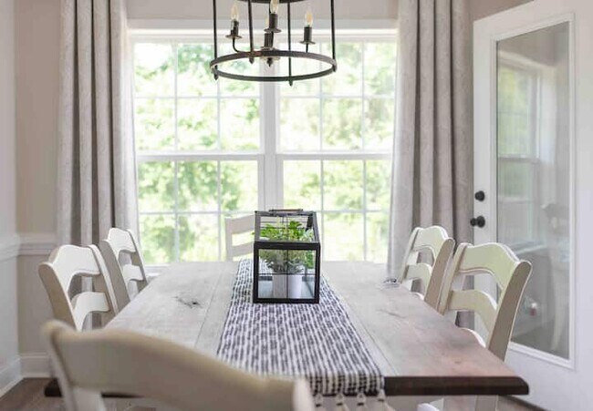 Building Photo - 460 Star Ridge Rd