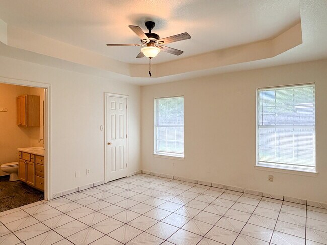 Building Photo - 3 Bedroom, 2 Bath Home in Cleburne, TX!
