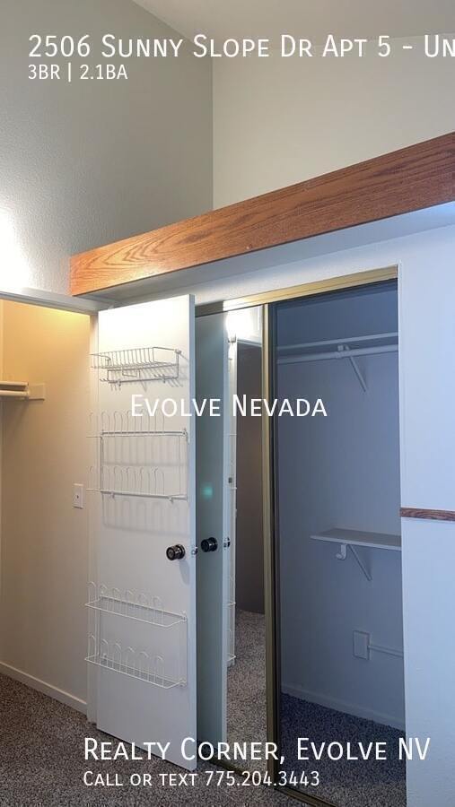 Building Photo - 2506 Sunny Slope Dr