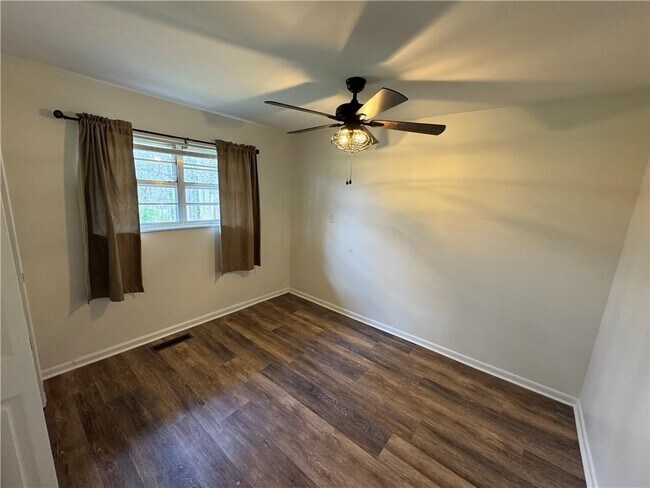 Building Photo - 276 Camp Glisson Rd