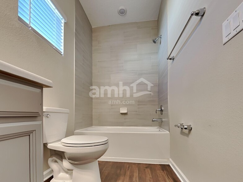 Building Photo - 172 Hemlock Point