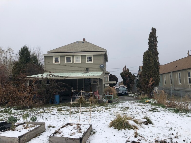 Building Photo - 1226 E 12th St