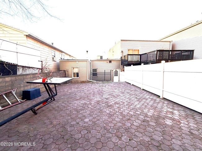 Building Photo - 158 Terrace Ave