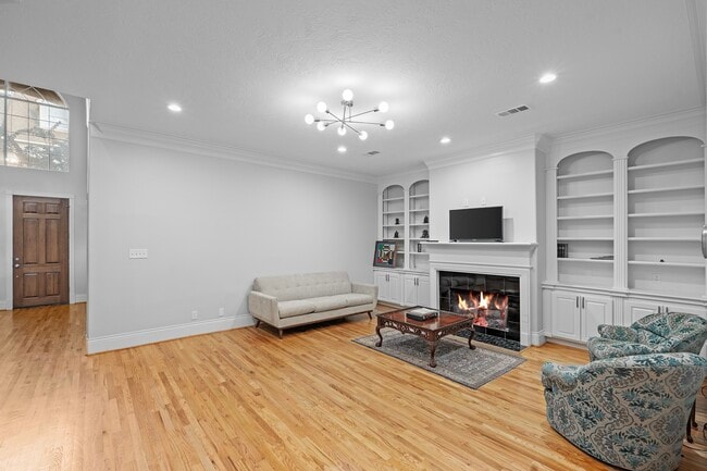 Building Photo - 4742 Post Oak Timber Dr