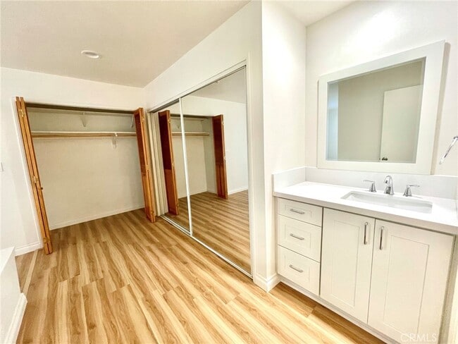 Building Photo - 12100 Montecito Rd