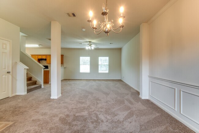 Building Photo - 6702 Albion Cresent Dr