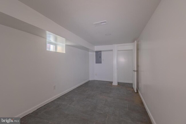 Building Photo - 5512 Locust St