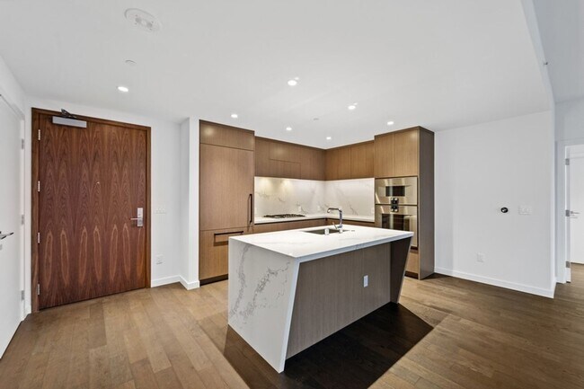 Building Photo - Brand new 16th floor 2bd/2ba home with cit...