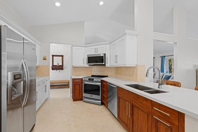 Building Photo - 7598 Fairway Trail