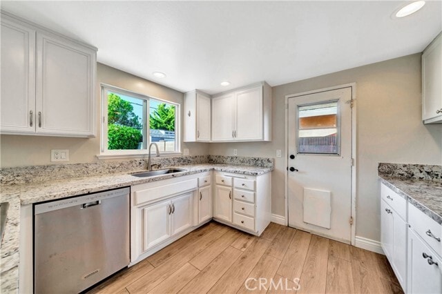 Building Photo - 5851 Pinon Dr