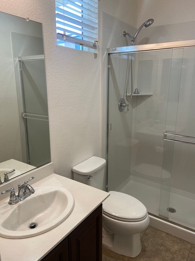 Building Photo - Folsom 4 bdrm, 3 bath near Folsom HS