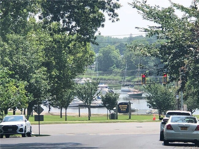 Building Photo - 300 Livingston Ave