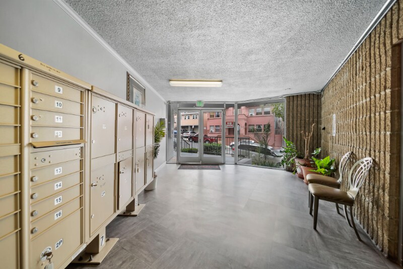 Building Photo - 511 S Park View St