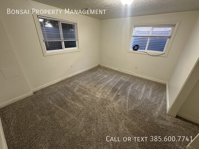 Building Photo - 2291 Longmeadow Dr