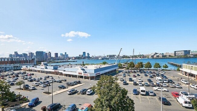 Building Photo - 250 Meridian St