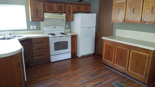 Building Photo - 209 Gilman Hall Rd