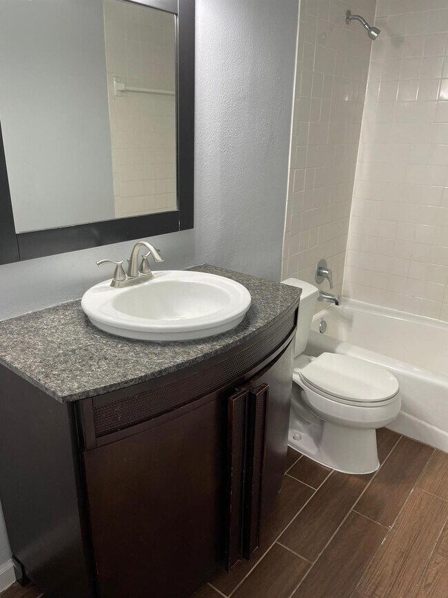 Building Photo - 6402 Del Monte Dr