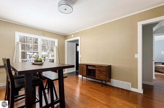 Building Photo - 1704 Comanche St